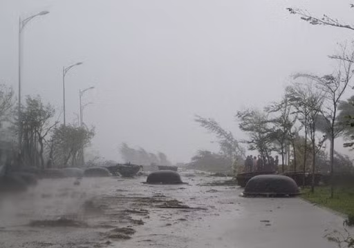 Bão số 10 di chuyển hướng Quảng Ngãi - Khánh Hòa, gây mưa lớn từ đêm nay