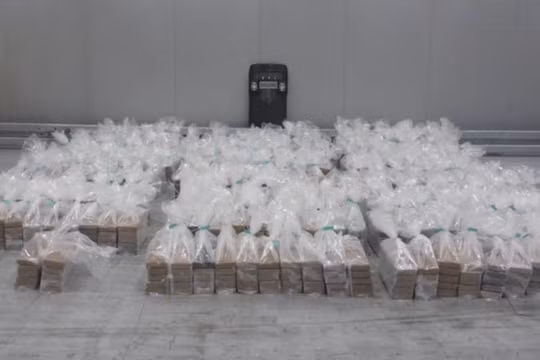 Cảnh sát Hà Lan thu giữ hơn 2 tấn cocaine từ Ecuador