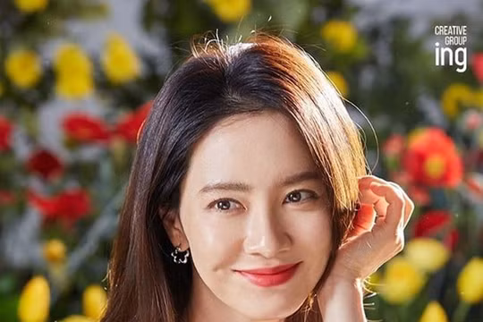 Mợ ngố Song Ji Hyo khoe nhan sắc cực phẩm trong phim mới