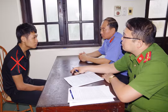 Bắt giữ đối tượng cầm dao đâm chết người sau 7 giờ gây án