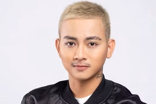 Lộ khoảnh khắc Hoài Lâm giới thiệu “người yêu” với mẹ ruột trên livestream