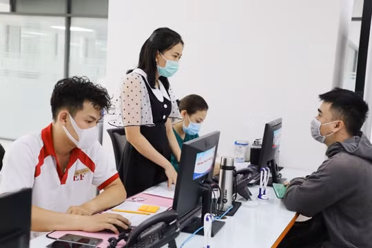 Nhiều trường cho sinh viên đại học nghỉ hè hết tháng 9