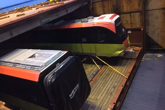 Hình ảnh đoàn tàu tuyến Metro Nhổn - Ga Hà Nội vừa cập cảng Hải Phòng