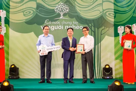 Các doanh nghiệp của “Bầu Hiển” ủng hộ 30 tỷ đồng cho Quỹ “Vì người nghèo”