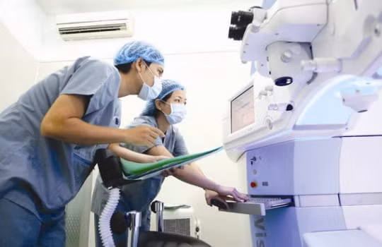 Công khai giá thuốc và thiết bị y tế: Liệu có rơi vào hình thức, chiếu lệ?