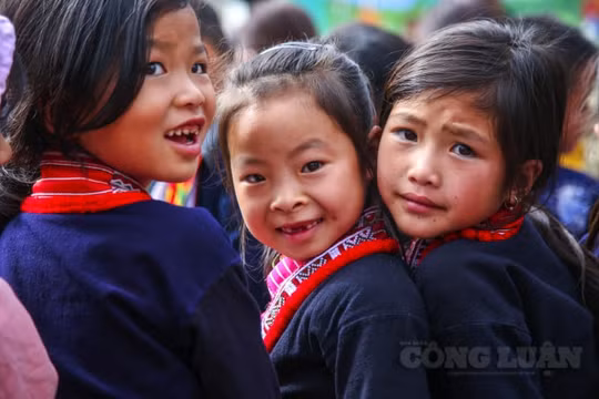 Hà Giang: Những nụ cười hạnh phúc của trẻ em vùng cao trong lễ khánh thành điểm trường mới