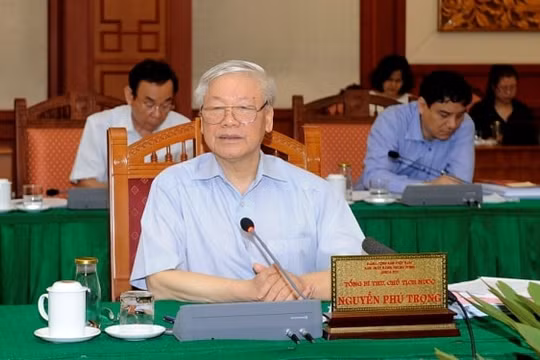 Bộ Chính trị làm việc với 10 đảng bộ trực thuộc Trung ương