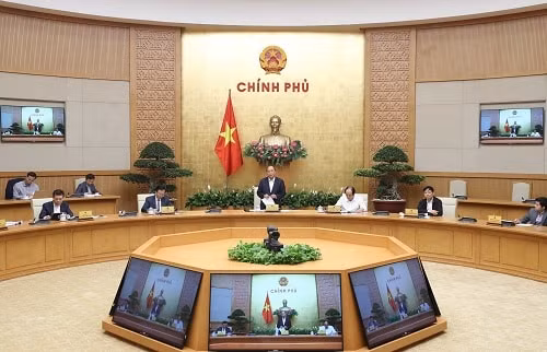 Thủ tướng: Chúng ta phải có thắng lợi kép, vừa chống dịch thành công, vừa giữ vững kinh tế-xã hội