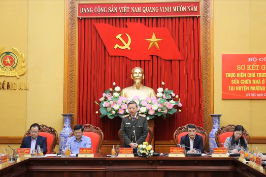 Đại tướng Tô Lâm: Xác định hỗ trợ người nghèo là nhiệm vụ chính trị