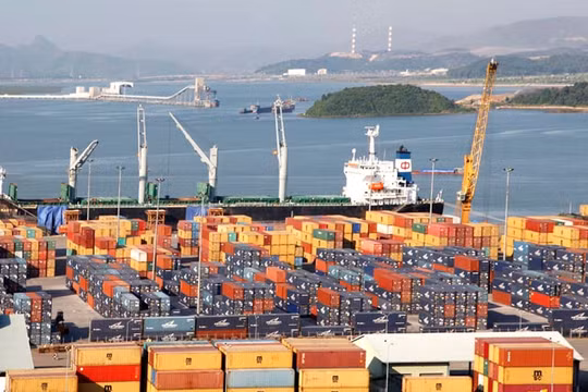 Bùng nổ các khu công nghiệp ven biển