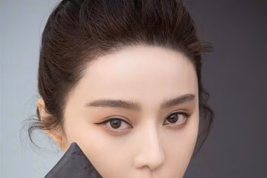 Phạm Băng Băng dính nghi ngờ mang thai khi xuất hiện tại bệnh viện phụ sản