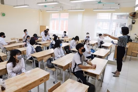 Đổi mới quản lý giáo dục phổ thông, giảm tải cho cả giáo viên và học sinh
