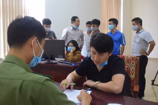 Thừa Thiên Huế: Phạt 140 triệu đồng và trục xuất nhóm người nước ngoài đánh bạc qua mạng