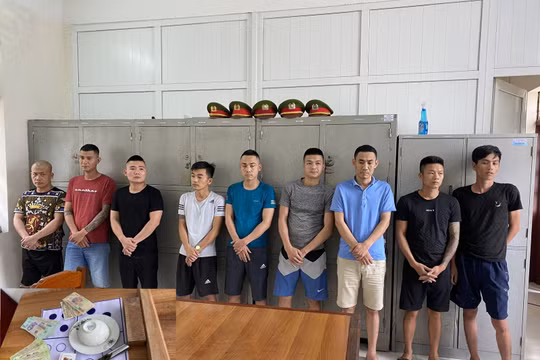 Thanh Hóa: Bắt giữ 9 đối tượng tổ chức đánh bạc và đánh bạc
