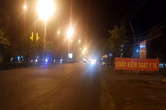 Phát hiện 2 người Trung Quốc đi từ Đà Nẵng ra Huế trong đêm
