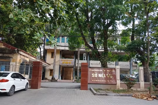 Đình chỉ công tác Trưởng phòng của Sở Nội vụ Thanh Hóa vì đánh bạc