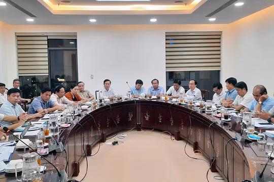 Cà Mau: Cách ly 2 trường hợp nghi nhiễm virus corona