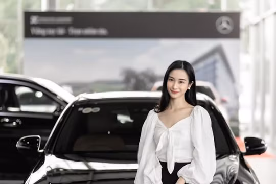 Dàn hot girl Việt tự thưởng cho mình xế hộp tiền tỷ sau thời gian nỗ lực làm việc