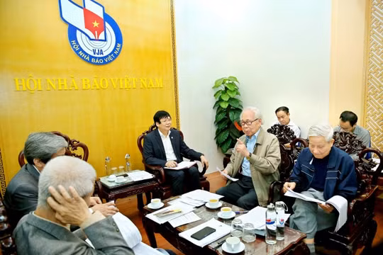 Nhiều ý kiến tâm huyết đóng góp vào Dự thảo báo cáo chính trị và điều lệ của Hội Nhà báo Việt Nam