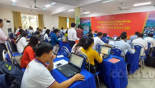 Ấn tượng báo chí tác nghiệp tại Đại hội đại biểu Đảng bộ tỉnh Phú Thọ lần thứ XIX