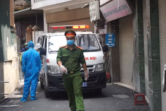 Hà Nội: Tiếp tục phong tỏa nơi ở của bệnh nhân nghi mắc Covid-19