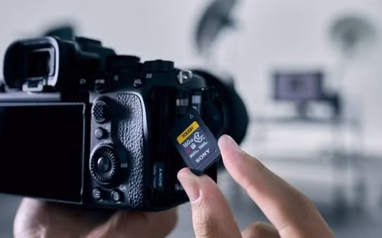 Sony ra mắt máy ảnh a7S III: Quay video 4K/120p, giá 3.500 USD