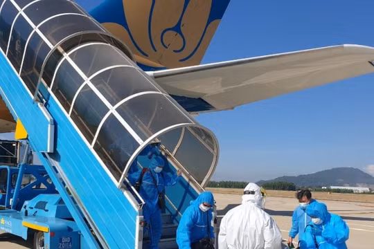Hành trình Vietnam Airlines đưa 219 công dân Việt Nam từ Guinea Xích Đạo an toàn về nước