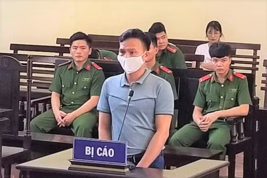 Tuyên án bị cáo bị truy nã vẫn ung dung ngồi ghế chánh văn phòng TAND huyện
