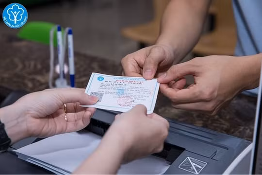 Chính phủ yêu cầu sớm hỗ trợ BHYT cho người dưới 16 tuổi