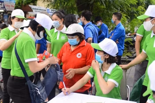 Hà Nội thí điểm ‘đổi rác lấy quà’