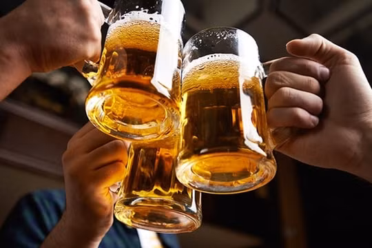 Kích động, lôi kéo người khác uống rượu, bia bị phạt đến 1 triệu đồng