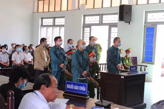 Nguyên Chủ tịch TP Phan Thiết lĩnh 24 tháng tù treo