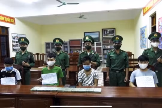 Sơn La: Bắt giữ 4 đối tượng người Lào vận chuyển ma túy xuyên biên giới