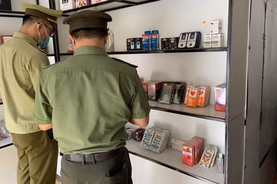 Phát hiện shop kinh doanh sản phẩm "người lớn" không rõ nguồn gốc xuất xứ