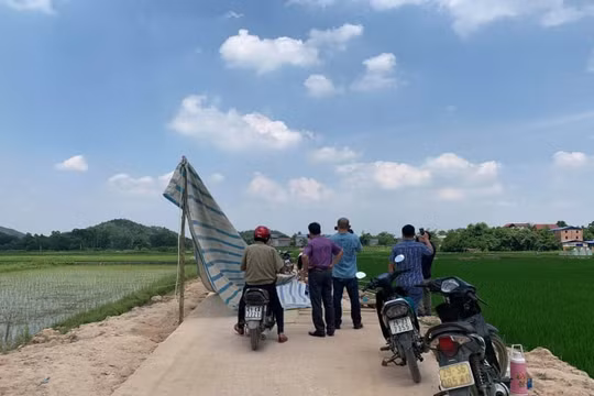 Người dân bãi rác Nam Sơn trở về nhà sau 4 ngày chặn xe chở rác