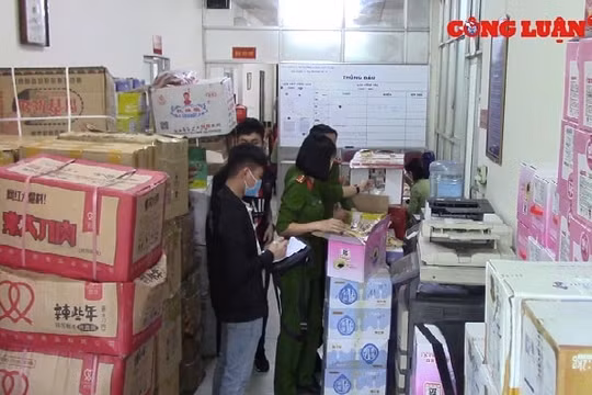 Hà Nội: Thu giữ hơn 4 tấn bánh kẹo nghi nhập lậu