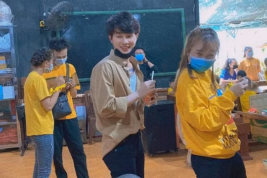 Ca sĩ Jack - "Sóng Gió" được dân mạng khen nức nở vì hành động này