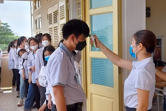 Học sinh THCS, THPT của Hà Nội đi học trở lại từ ngày 4/5