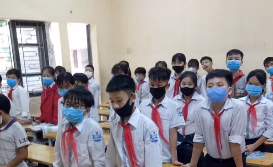Bắt buộc thực hiện giãn cách, đeo khẩu trang tại trường học!