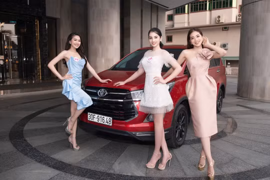 Ngắm những người đẹp dự thi hoa hậu Việt Nam 2020 bên những mẫu xe hot của Toyota