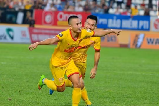 Nguồn tài chính cạn kiệt, CLB Nam Định chia tay trụ cột thứ hai