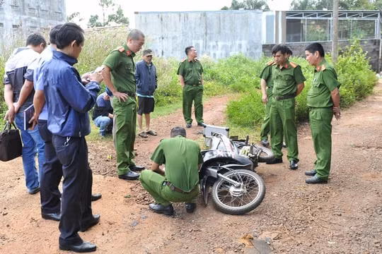 Tài xế xe ôm tử vong do bị đâm 10 nhát trên người