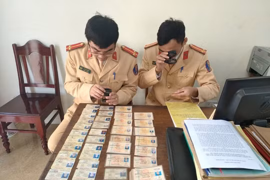 Thanh Hoá: Phát hiện, thu giữ hàng trăm giấy phép lái xe giả