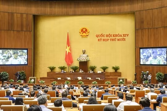 Quốc hội phê chuẩn bổ nhiệm ba thành viên Chính phủ và Thẩm phán TAND tối cao