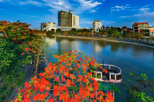 Từ chuyến phà Bến Bính đến thành phố tiêu biểu ở châu Á