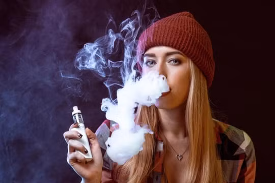 WHO: Thuốc lá điện tử nên cấm lưu hành vì gây nghiện