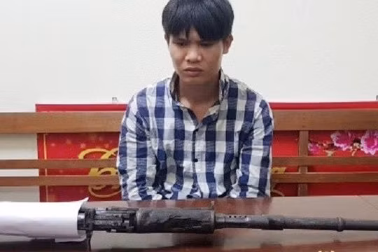 Lạng Sơn: Bắt 'nóng' kẻ bán súng mua ma túy