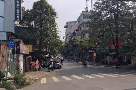 Chủ tịch UBND quận Tây Hồ ký Quyết định “không đúng thẩm quyền”