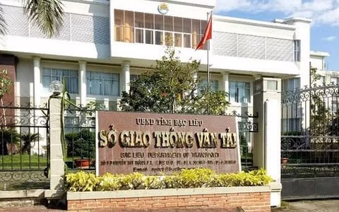 Bạc Liêu: Kỷ luật cảnh cáo hai Phó Giám đốc Sở uống rượu bia trong "giờ cấm"
