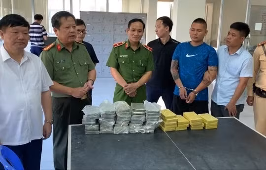 Chủ tịch UBND tỉnh Hưng Yên đến hiện trường chỉ đạo vụ bắt vali ma túy